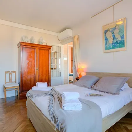 Apartment Le 44 - Sea & Mountain View - Happy Antibes