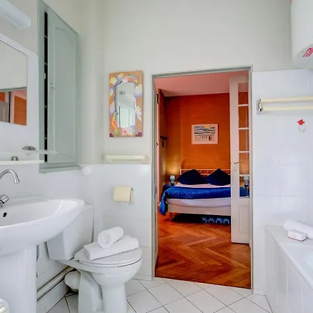 Apartment Le 44 - Sea & Mountain View - Happy *