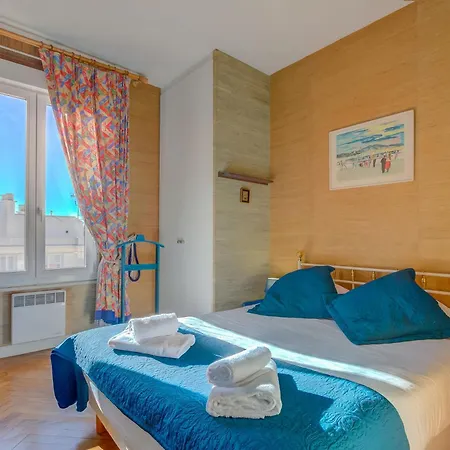 Apartment Le 44 - Sea & Mountain View - Happy *