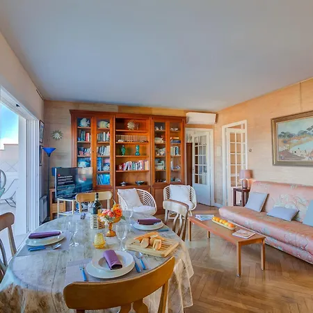Apartment Le 44 - Sea & Mountain View - Happy