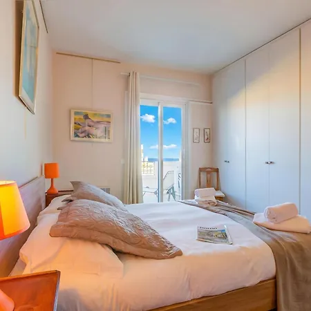 Apartment Le 44 - Sea & Mountain View - Happy *